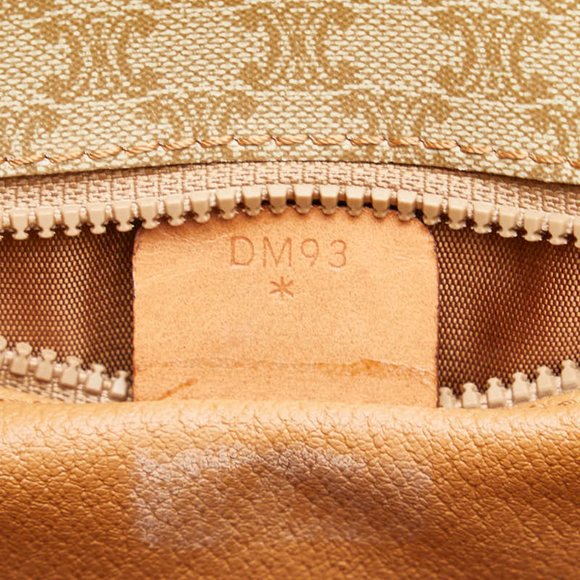 CELINE Brown Leather Shoulder Bag - Picture 14 of 15